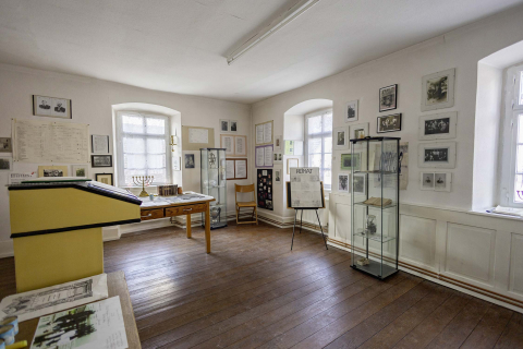 Der Gedenkraum in der ehemaligen Synagoge Sennfeld