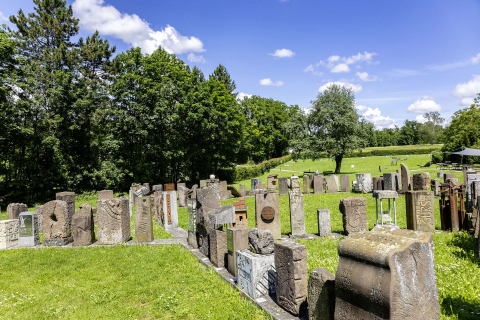 Die Gedenksteine des Mahnmal Neckarzimmer bilden die Form eines Davidsterns